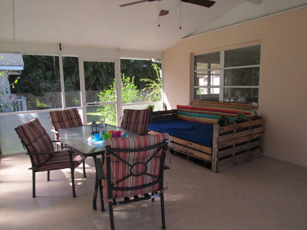 Bungalow In Tropical Garden Hotel Punta Gorda Exterior photo